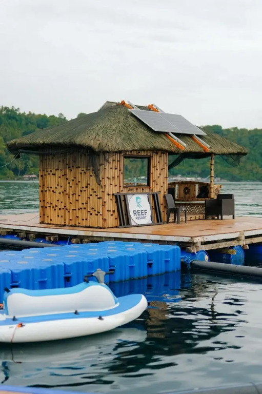 Floating Home in Reef Resort Unit 4