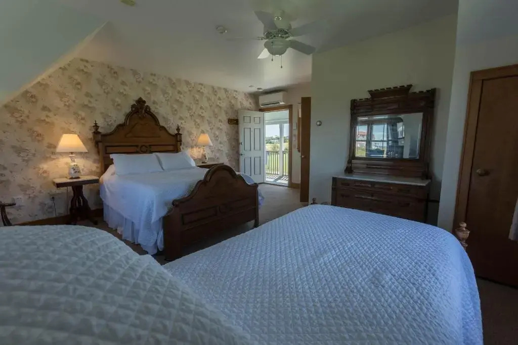 Rose Farm Inn