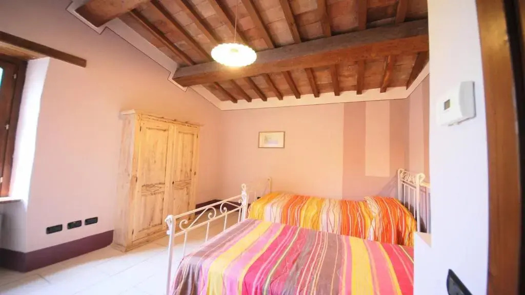 Spoleto Poolside Slps 20, one Hour to Rome, Fabulous Gardens, Bbq Area, Pool