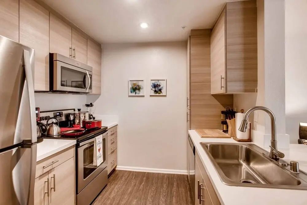 H4 - #1 Beautiful San Diego Location Dual Master 2BR/2Bath With Free Parking!