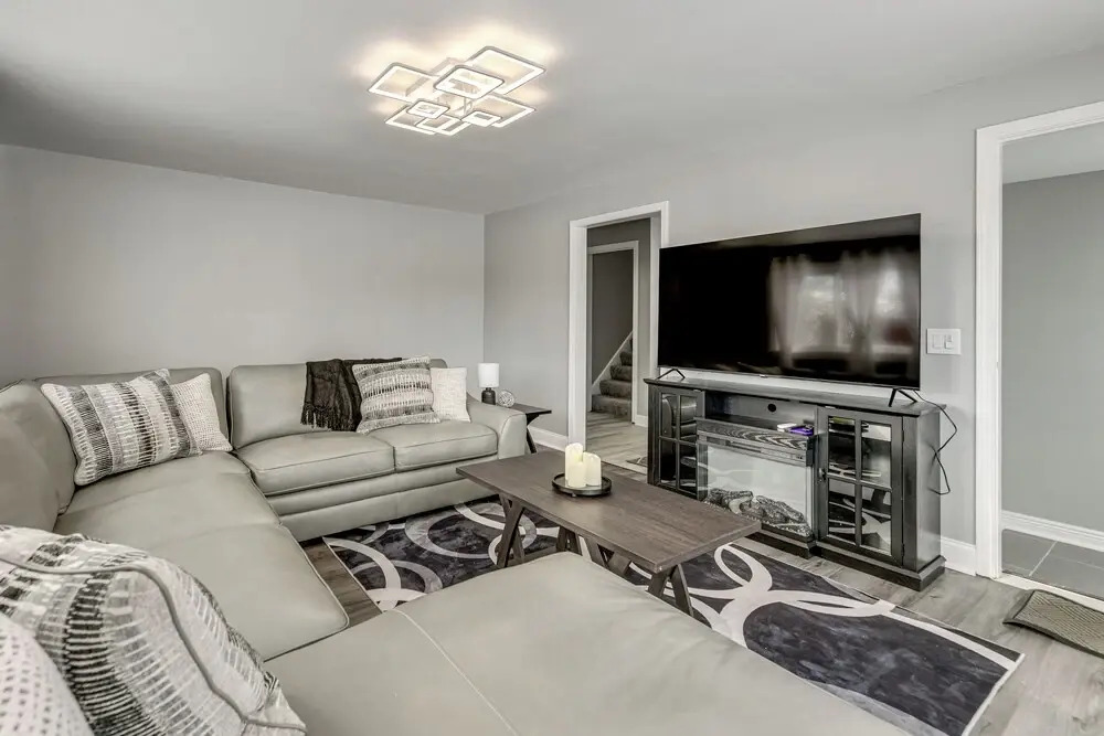 2 Mi to Airport: High-end Cheektowaga Home!