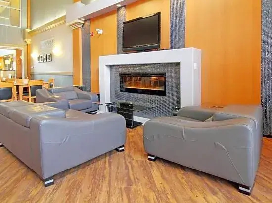Holiday Inn Express Calgary South by IHG