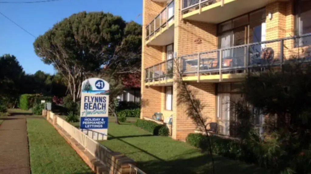 7 Flynn's Beach Apartment
