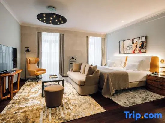 MYTHIC SANA Downtown Suites - New Opening