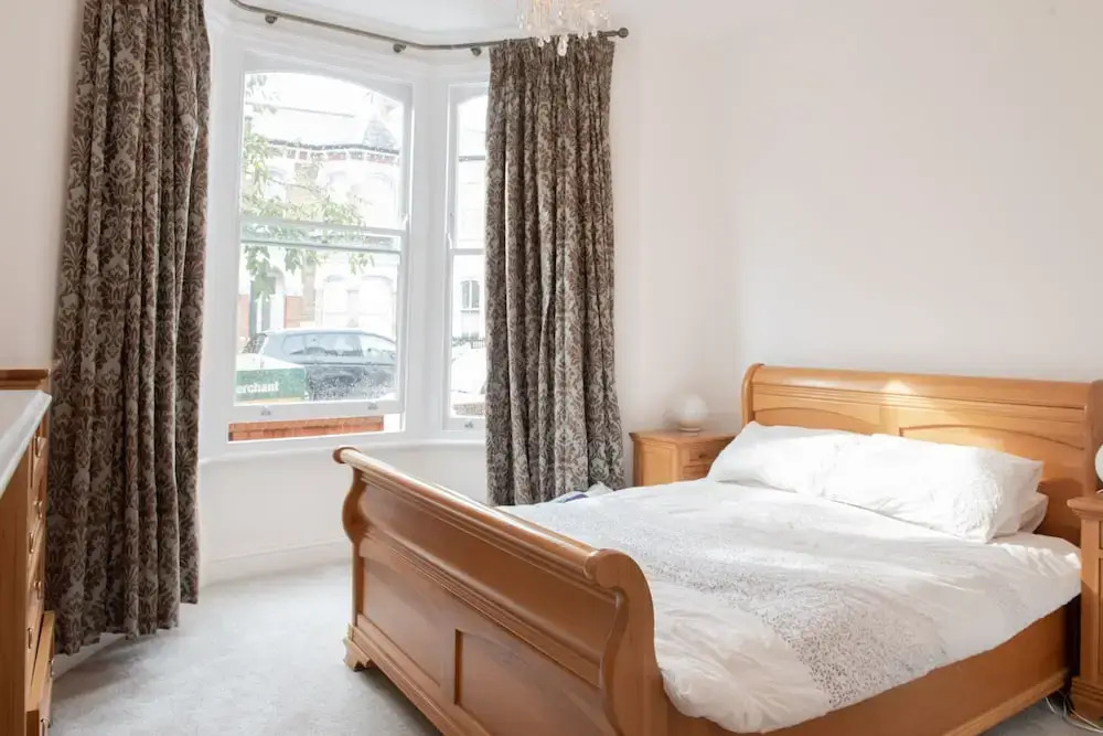 Elegant 2 Bedroom Garden Flat In East Dulwich