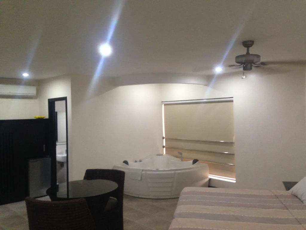 Boomerang Hotel