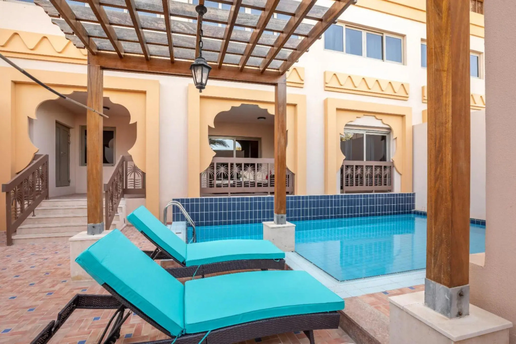 Luxury Villa Private Pool Disinfection Parking