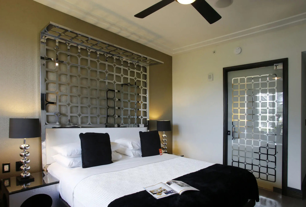 Waldorf Towers South Beach