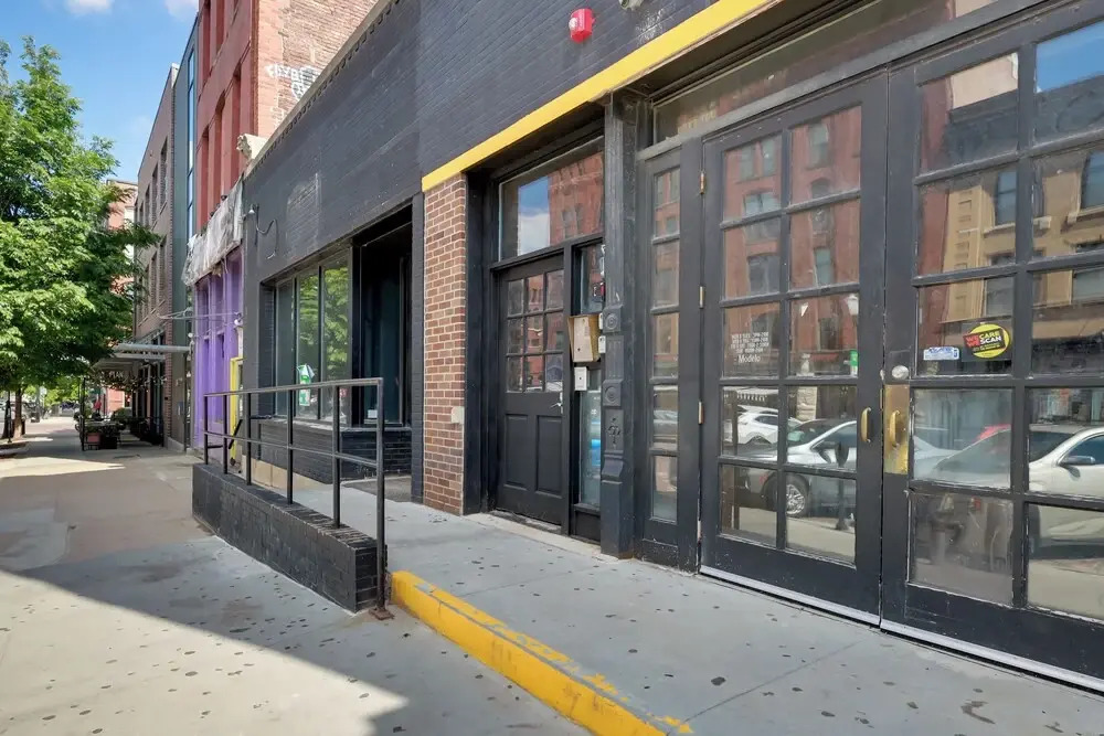 Prime Old Market Location: Walkable Omaha Condo!