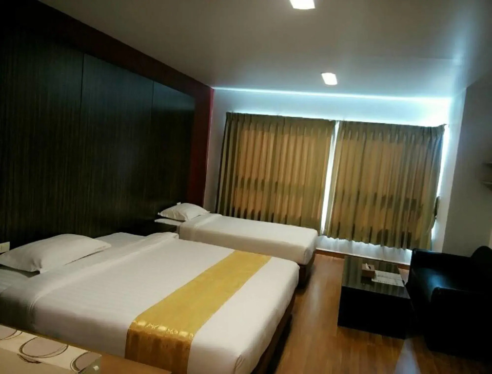 101 Holiday suite