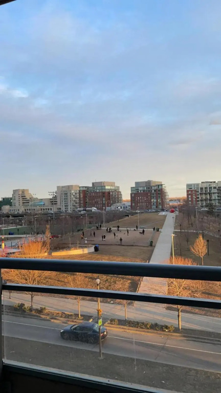 Toronto Downtown near Rogers Centre High rise lakeview condo