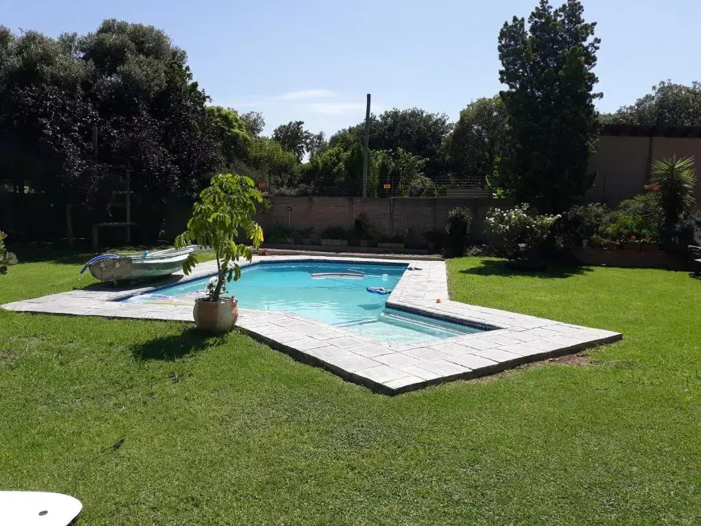 8 Ibis Lane Guest House