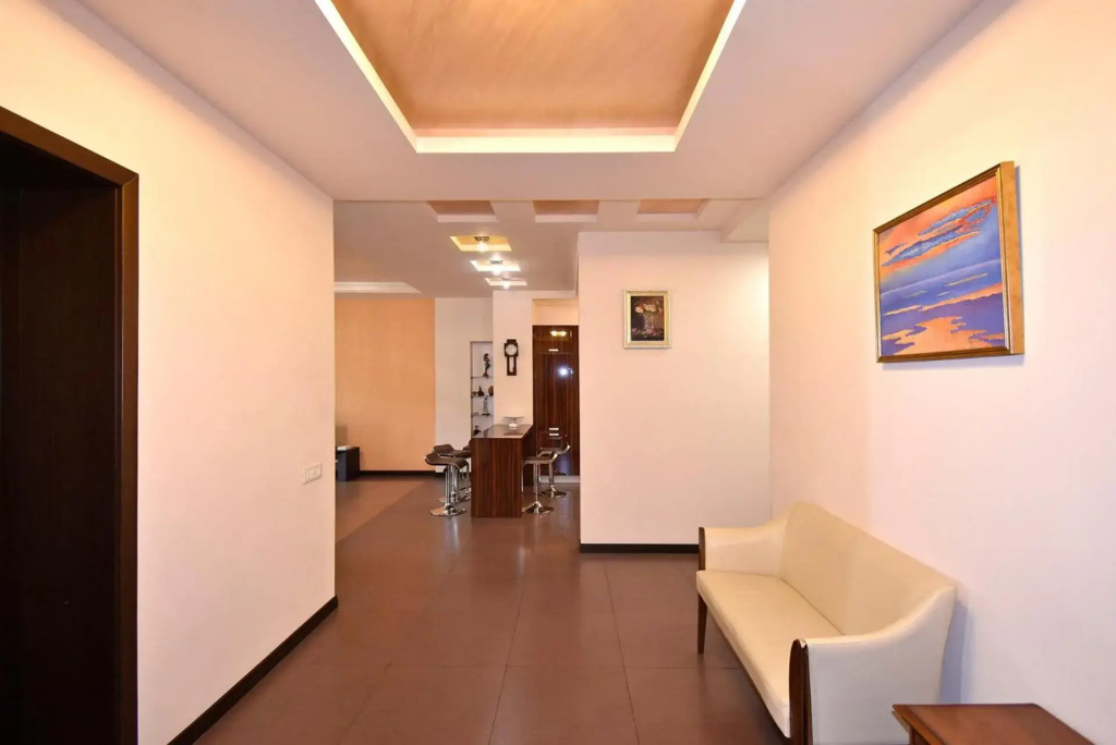 Northern Avenue 2 bedroom Modern Apartment With Balcony HH570