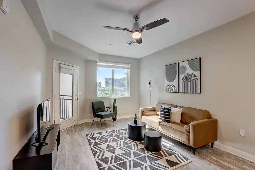FRONTDESK Montreux Apts Northeast Phoenix