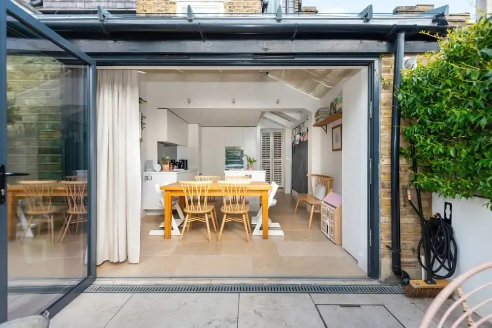 3-bedroom Home in Richmond - Ideal Family Living