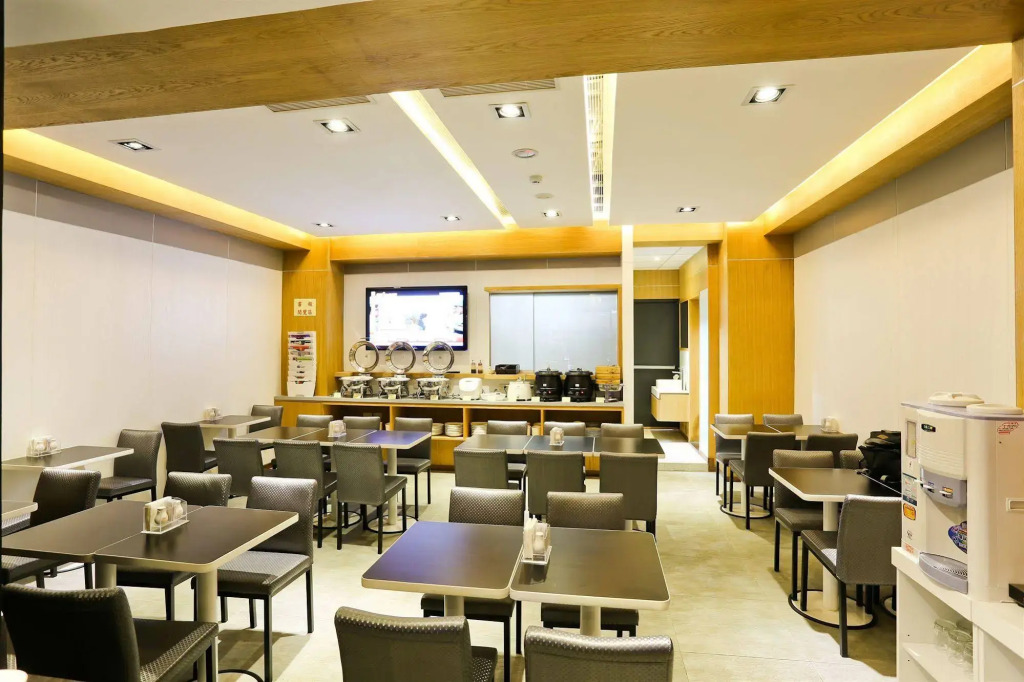 Newful Hotel