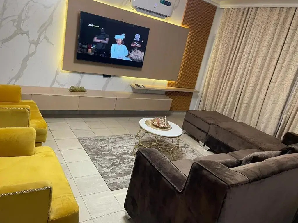 Luxury waterfront 3 bedroom apartment ikoyi