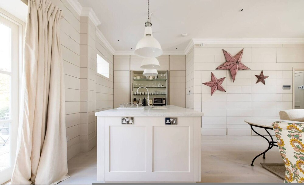 Parkside Mews 3 Bedroom Home With Garden