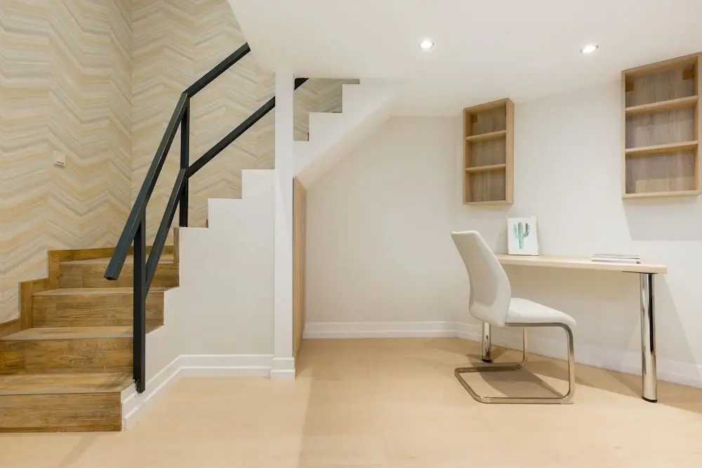 Squares and Dots Apartment