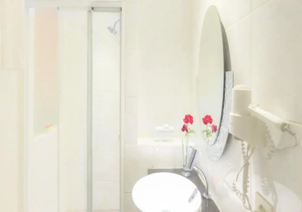 J Hotel - Bandara Soekarno Hatta