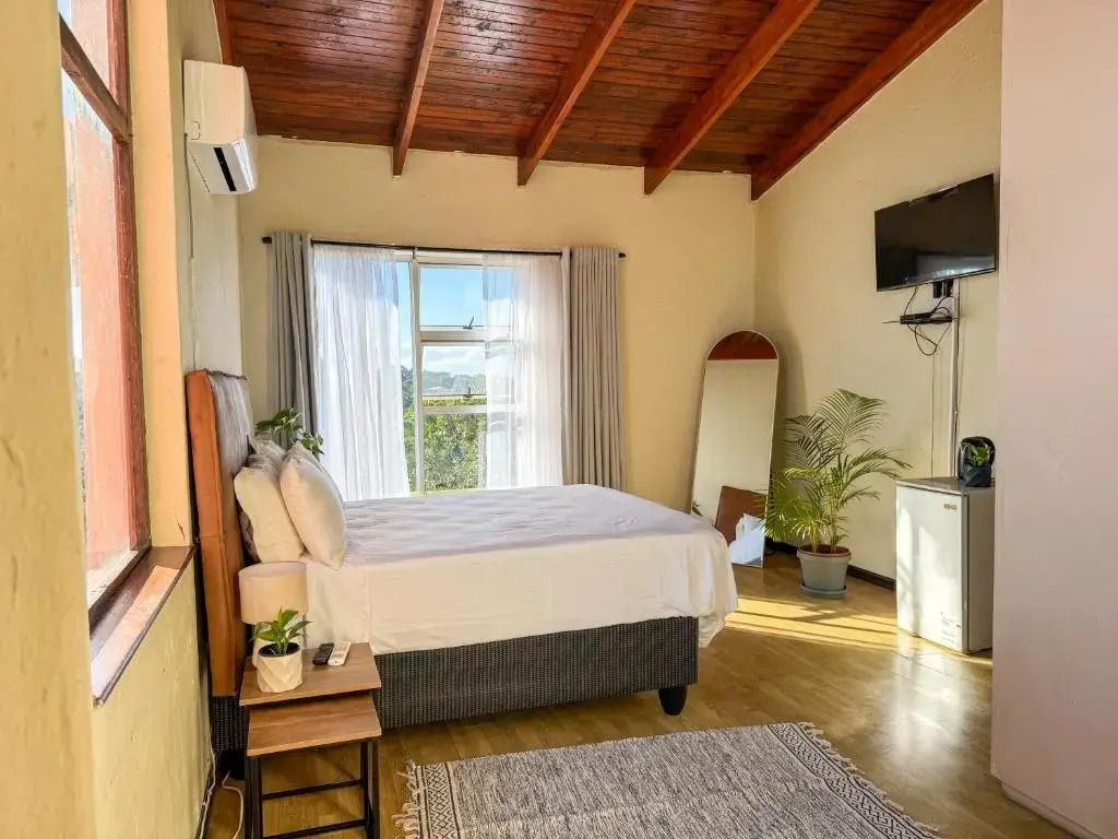 Palm Grove Lodge