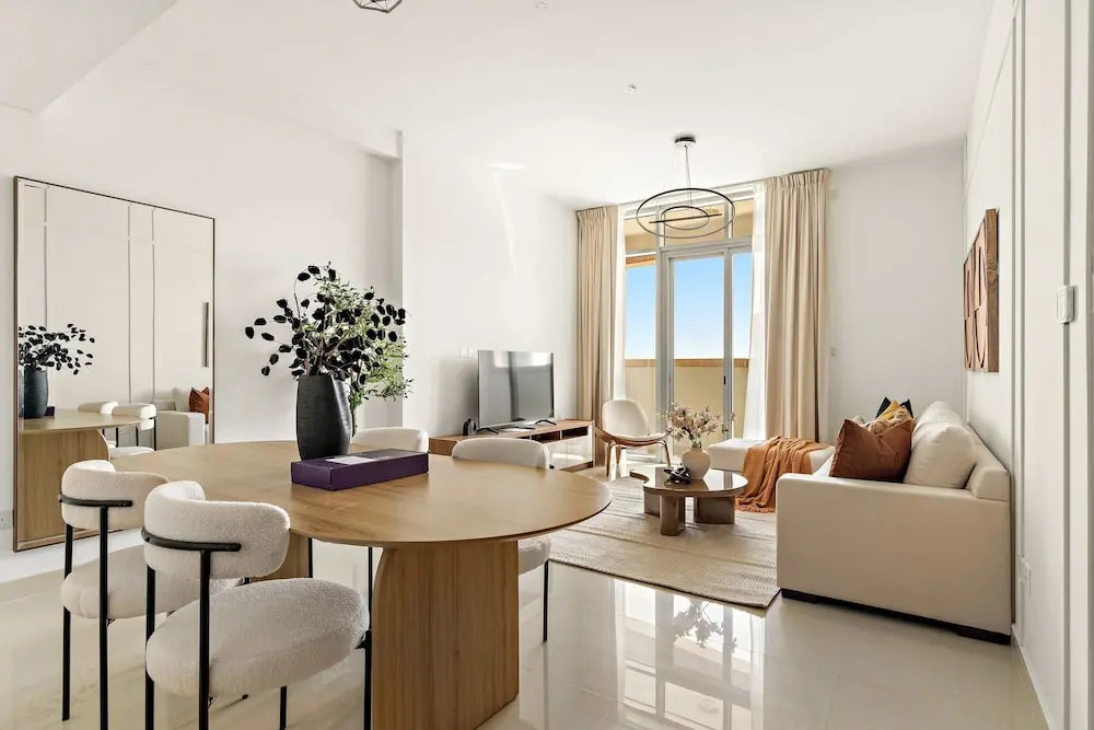 Silkhaus Exclusive 1BR Stay at Julphar Tower