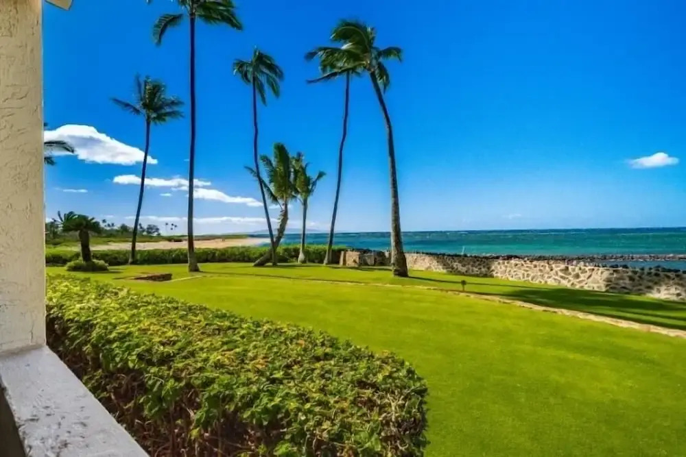 Menehune Shores, #115^ 3 Bedroom Condo by RedAwning