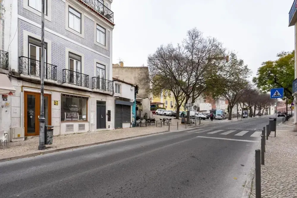 Chic 2-Bed Near Santos & Alcântara Perfect For Families & Couples