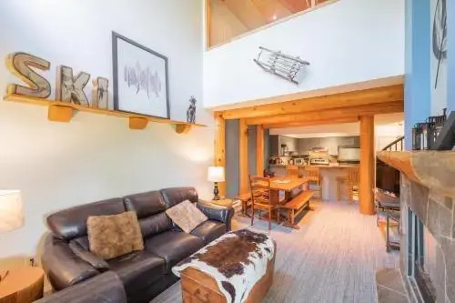 Powderhorn 205 by Outpost Whistler