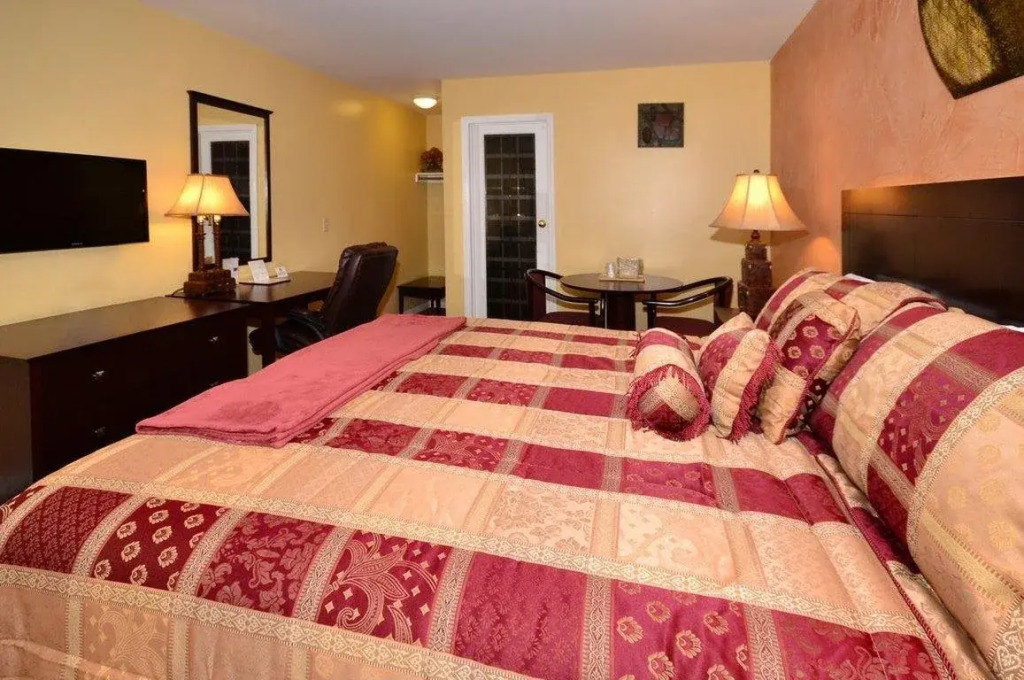 Santa Clarita Motel - Near six Flags Magic Mountain - Valencia