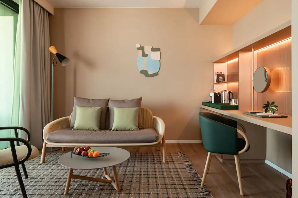Laguna Faro Suites