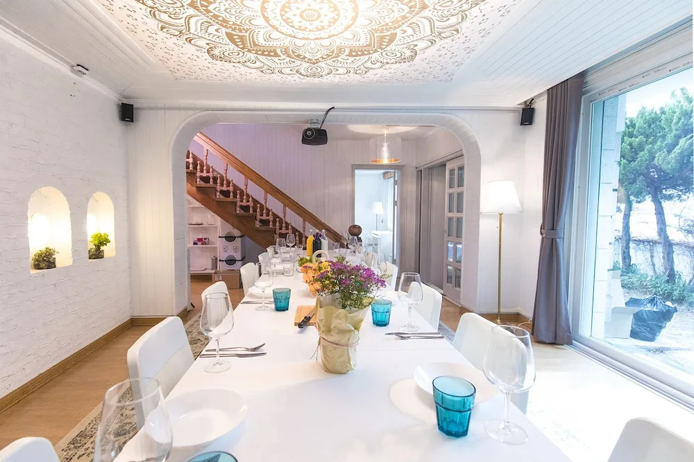 SG Tailored Service Home 5 Min Walk from Metro