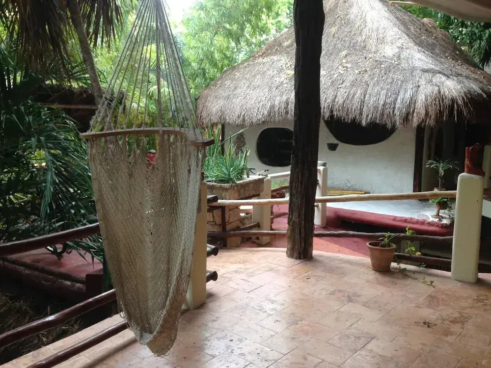 One Bedroom Apt In The Heart Of Playa Only One Block to the Beach!