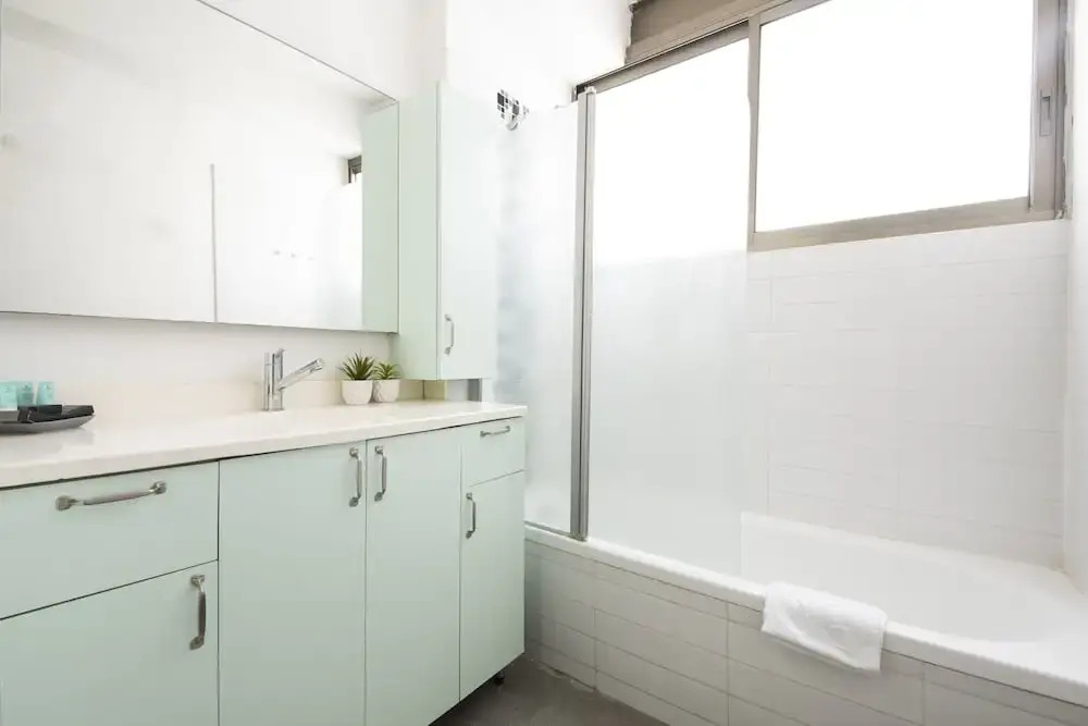 AirTLV Comfortable 3 BDRM in Old North