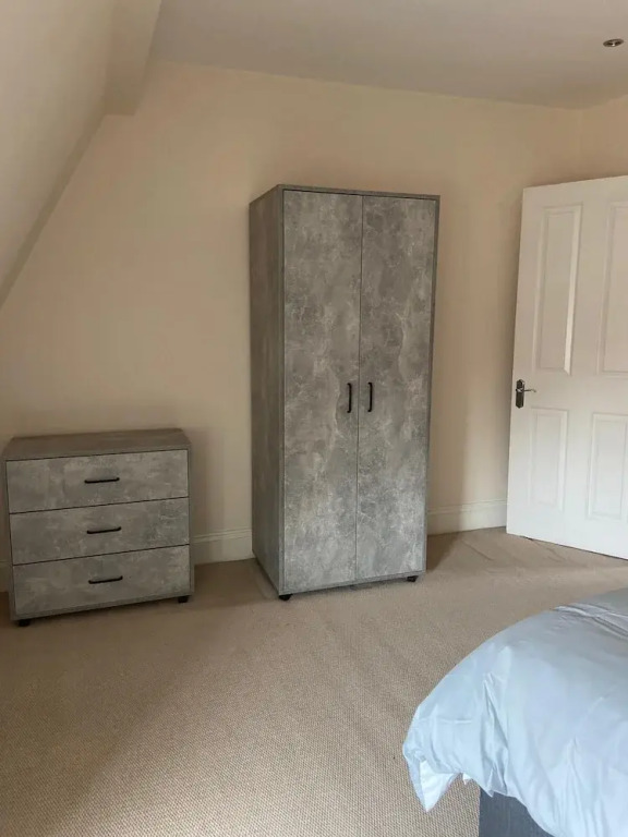 Monthly, Short, Stays 2-bed Apartment in Reading