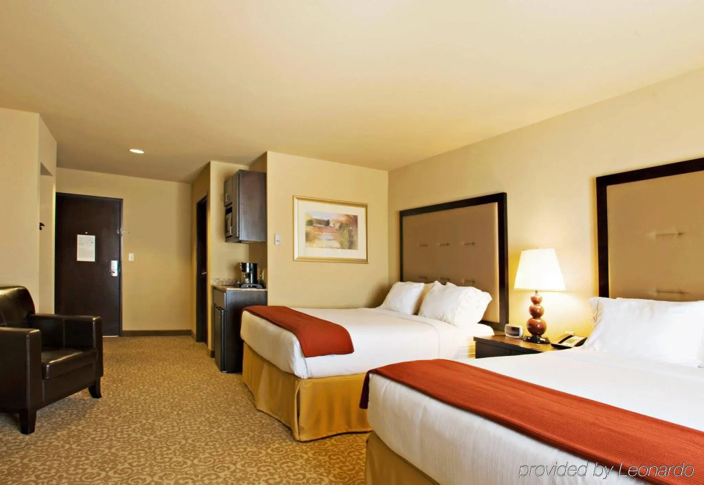 Holiday Inn Express & Suites Wichita Falls by IHG