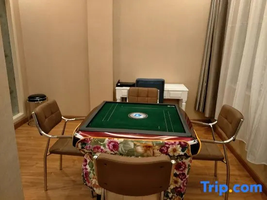 Hengfeng Hotel (Guilin High Speed Railway North Station No.19 Middle School Shop)