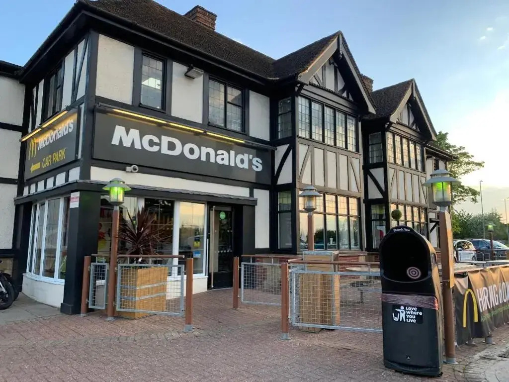An ENTIRE 2beds, 2bathrooms, free Wifi, Free Parking, Oxford