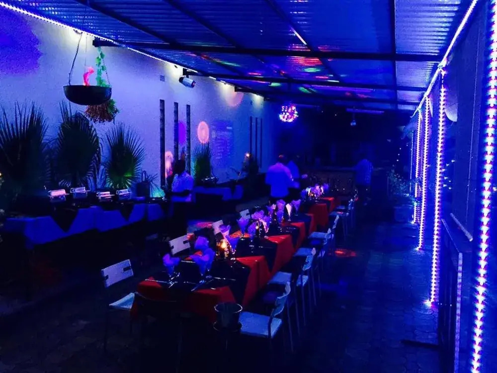 Le Dolphin's Grand Paradiso Hotel