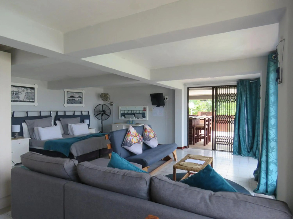 Beachcomber Bay Guest House In South Africa