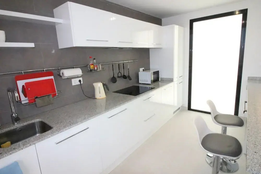 Villa con piscina Activa28