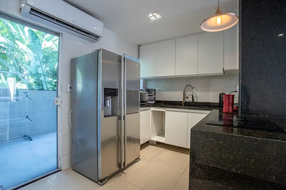 Casa Climatizada com Hidromassagem em Jacarepagu