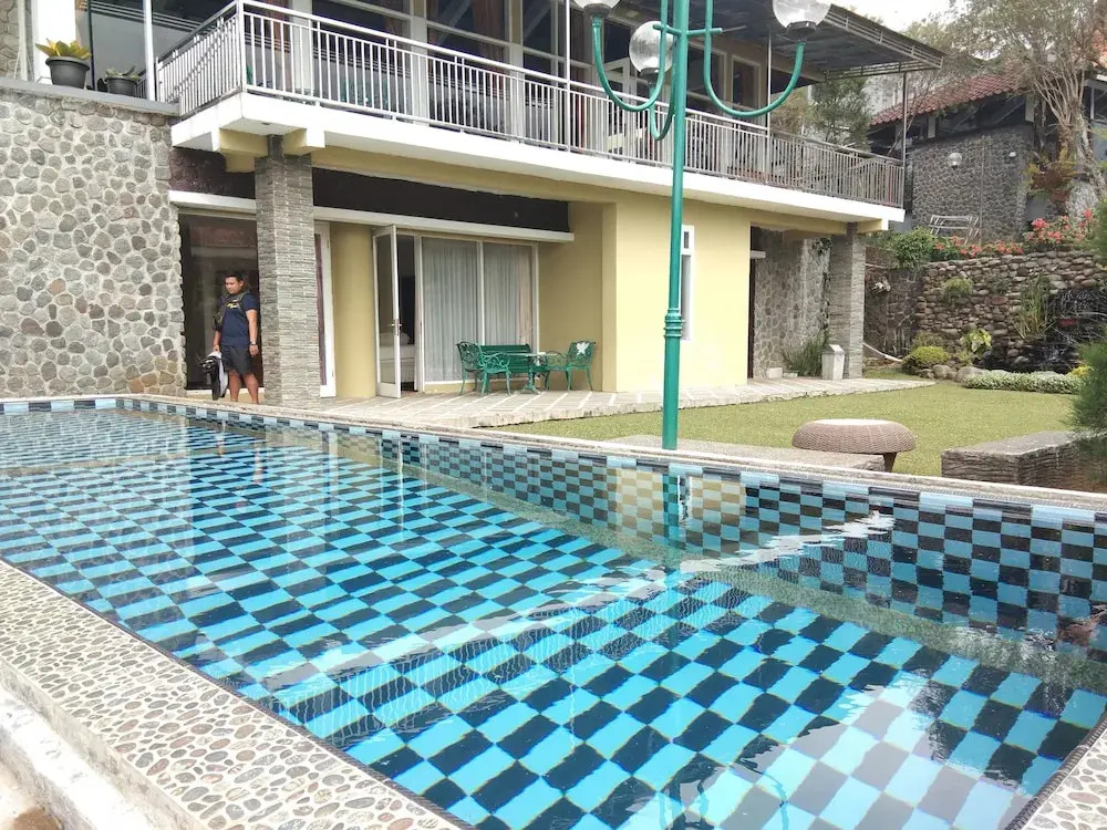 Villa Danau 5 Bedroom for 50 pax