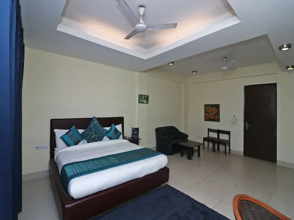 OYO 13867 The Hotel AM-Bliss