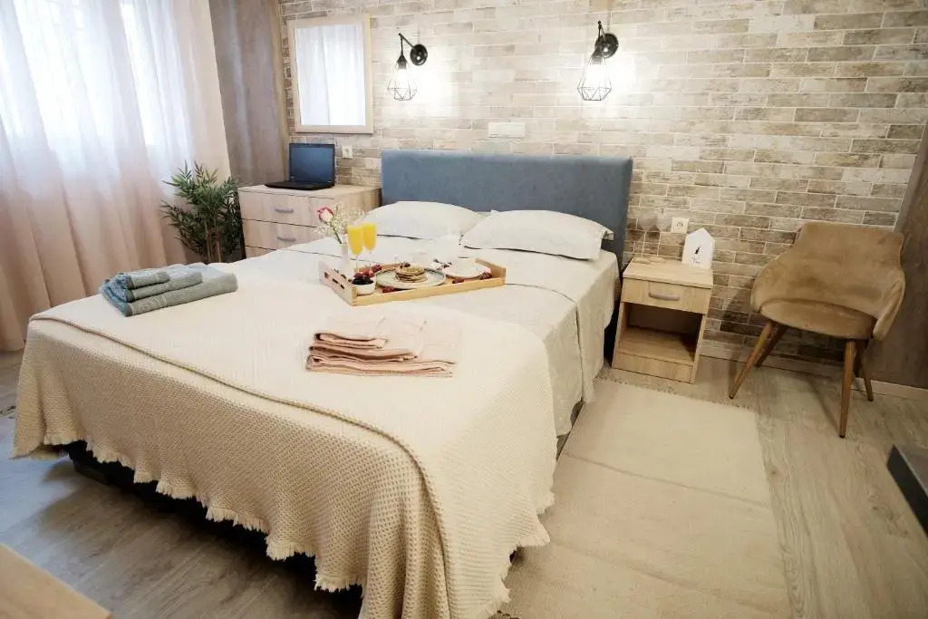 Sunny Suites & Studio