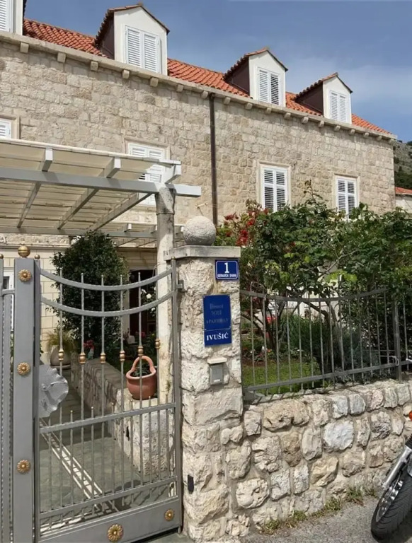 Apartments Ivušić