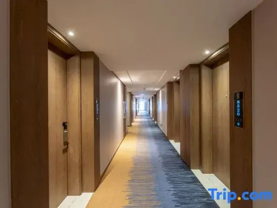 Yilong Anyun Hotel (Pinglong Road East Subway Station Branch, Suzhou Railway Station)
