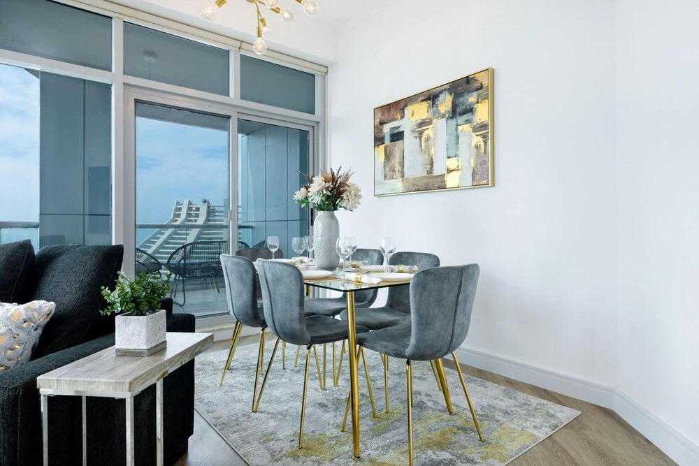 High-floor Trendy Apt w Marina Palm Ocean Vws