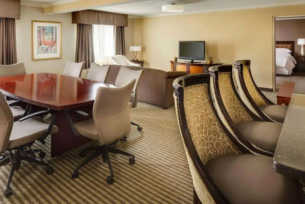 Wyndham Omaha Hotel - West Dodge