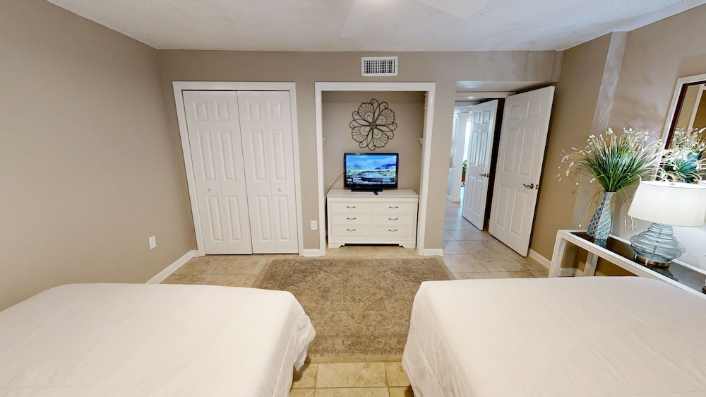 Shoreline Towers 2064 2 Bedroom Condo